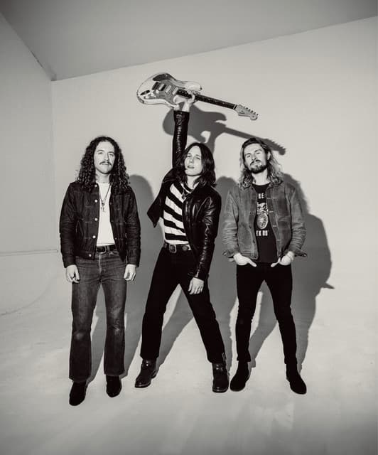 Tyler Bryant & The Shakedown